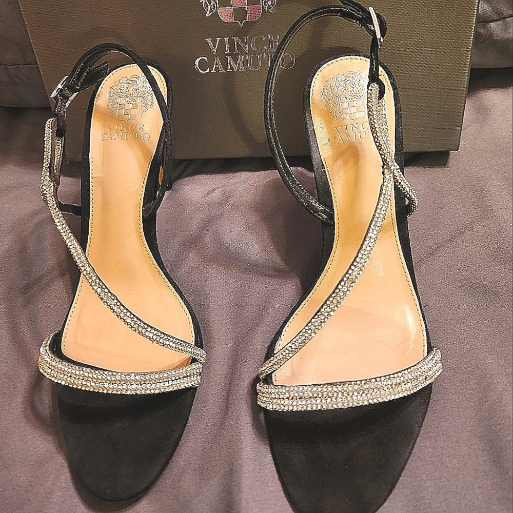 Vince Camuto Luanna Black True Suede high heels Size 9.5